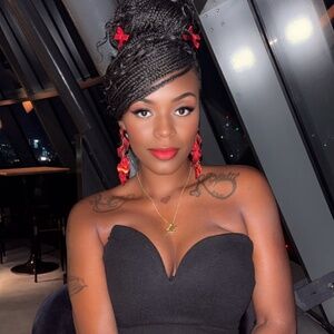 Meet your Posher, Lakeshia